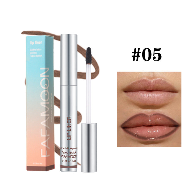 Bloomara's Lip-Liner tattoo